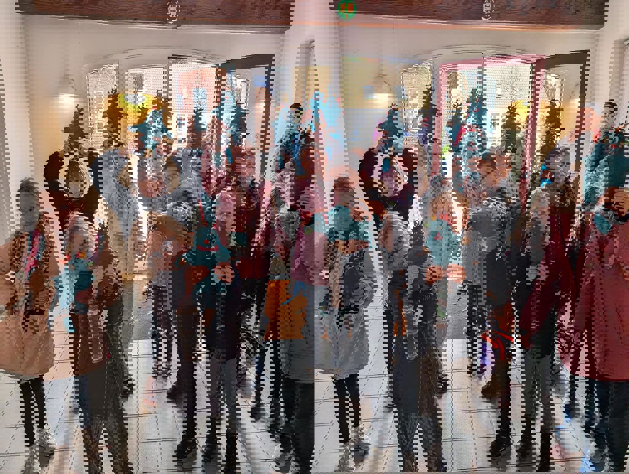 En masse børn med deres egne Bibber-bamser