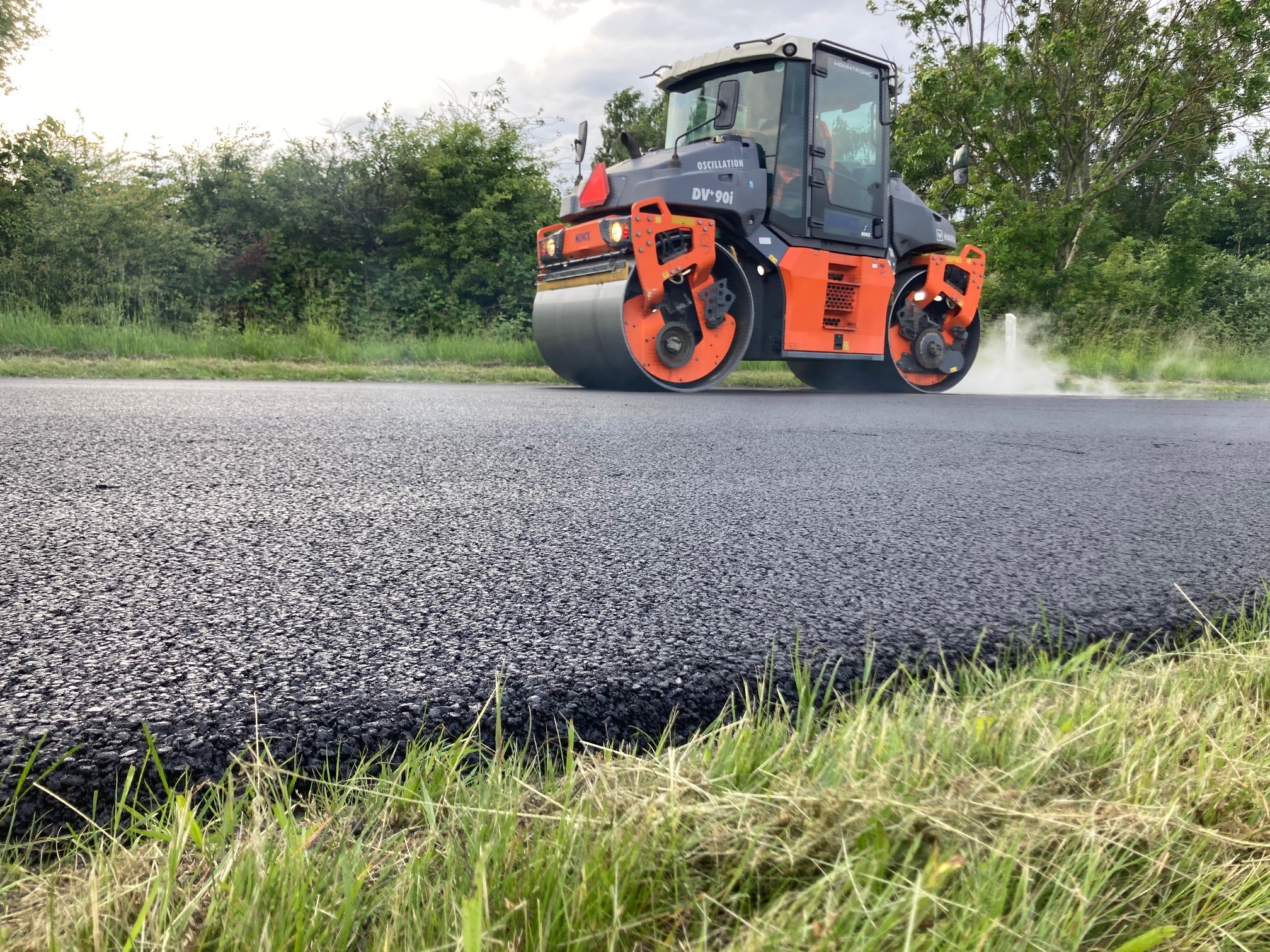 Vejtromle på asfaltvej