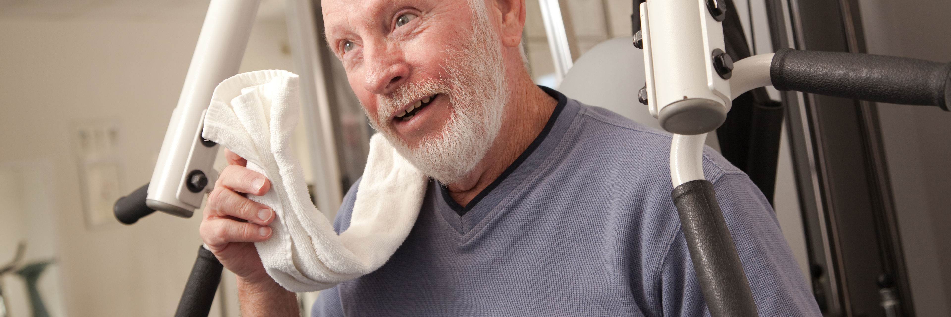 Ældre man til genoptræning