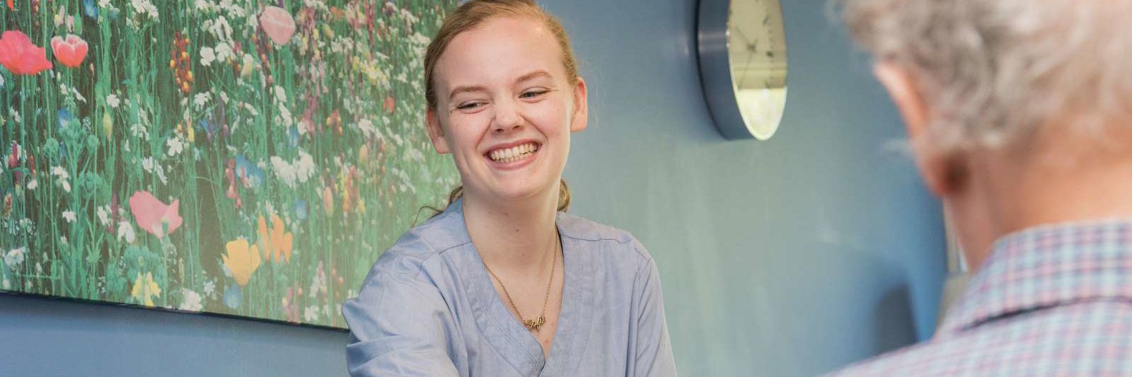 Medarbejder på plejecenter